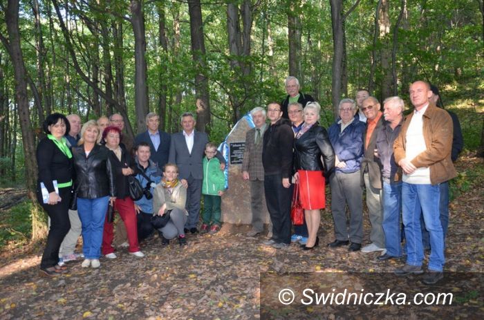 Rogoźnica: Pomnik Montanusa odsłonięty