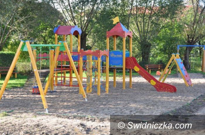 Gmina Świdnica: Nowe place zabaw i wiaty w gminie Świdnica