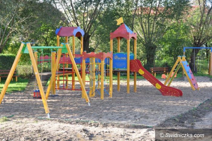 Gmina Świdnica: Nowe place zabaw i wiaty w gminie Świdnica