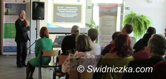 powiat świdnicki: Pierwszy rok realizacji projektu "W sieci" – modernizacja doskonalenia nauczycieli powiatu świdnickiego