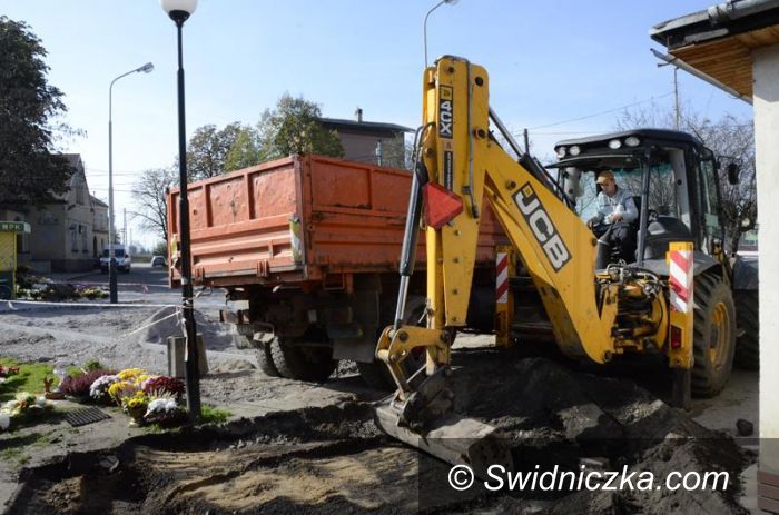 Żarów: Ulica Dworcowa w przebudowie