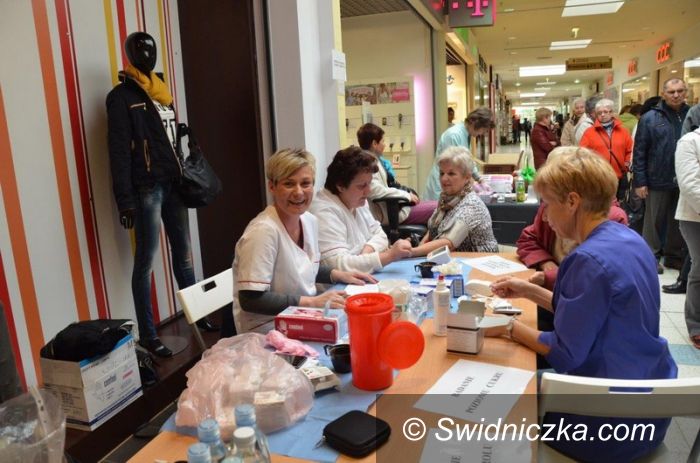 Świdnica: Tłumy mieszkańców na bezpłatnych badaniach profilaktycznych