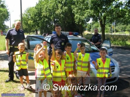 Świdnica: Opaski bezpieczeństwa dla świdnickich uczniów