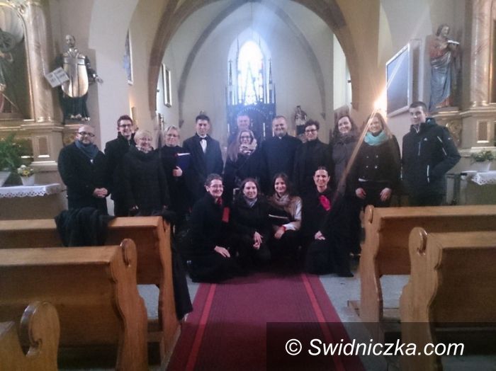 powiat świdnicki: Chór Kakofonia na koncercie w powiecie świdnickim