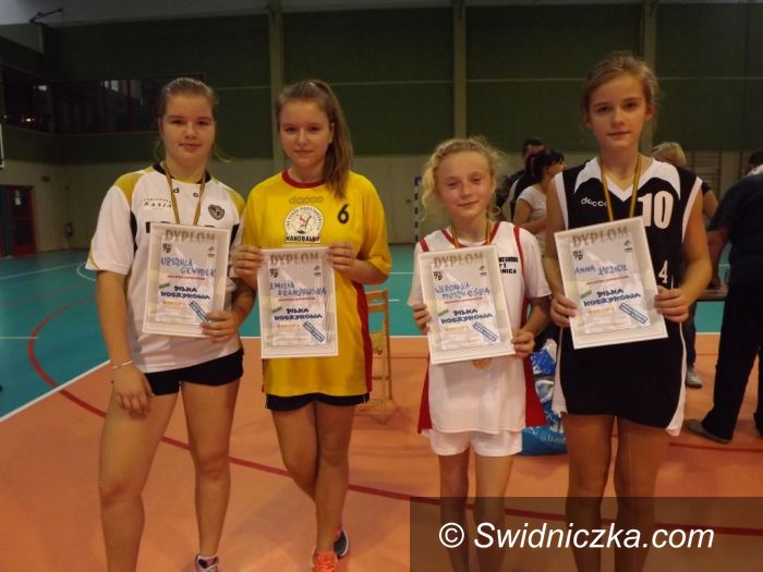 Świdnica: Triumf zawodniczek z SP 6
