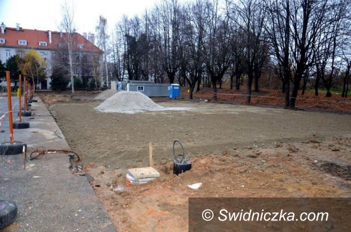 Strzegom: Trwa budowa boiska sportowego