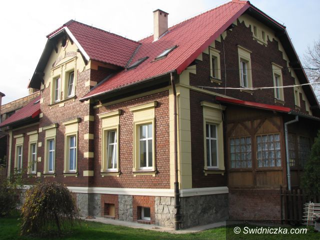 Marcinowice: Remont elewacji budynku Szkoły Podstawowej w Marcinowicach