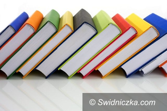 Dobromierz: Świąteczny kiermasz książek