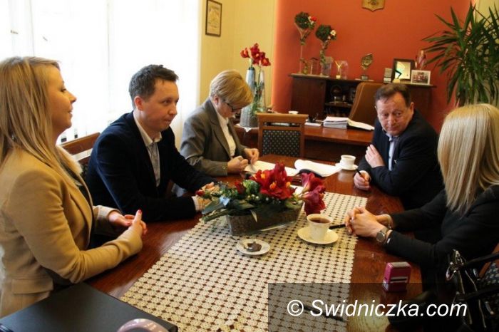 Świebodzice: Świebodzice przejmują część dworca