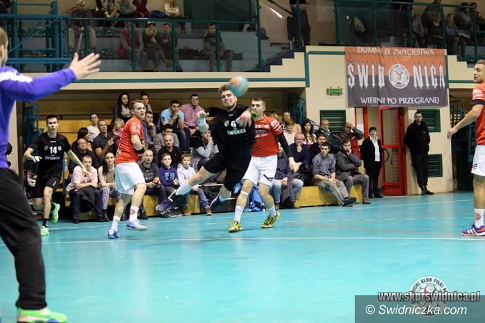 I-liga szczypiornistów: Alarm na pokładzie...