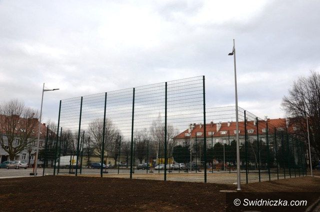 Strzegom: Boisko na Koszarowej coraz bliżej