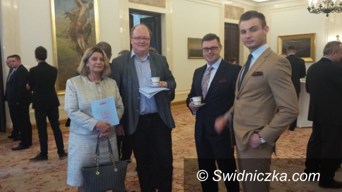 Warszawa: Debata publiczna: "Samorząd terytorialny dla Polski"