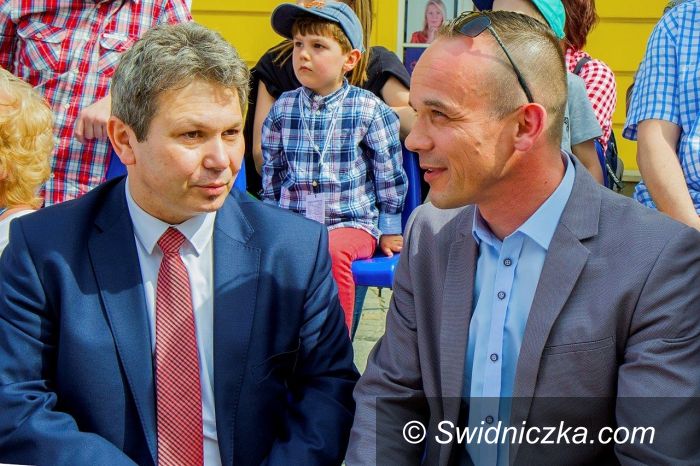 Świdnica: Nowe boisko w III Liceum Ogólnokształcącym