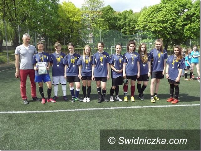 Świdnica: Triumf piłkarek z Gimnazjum nr 4
