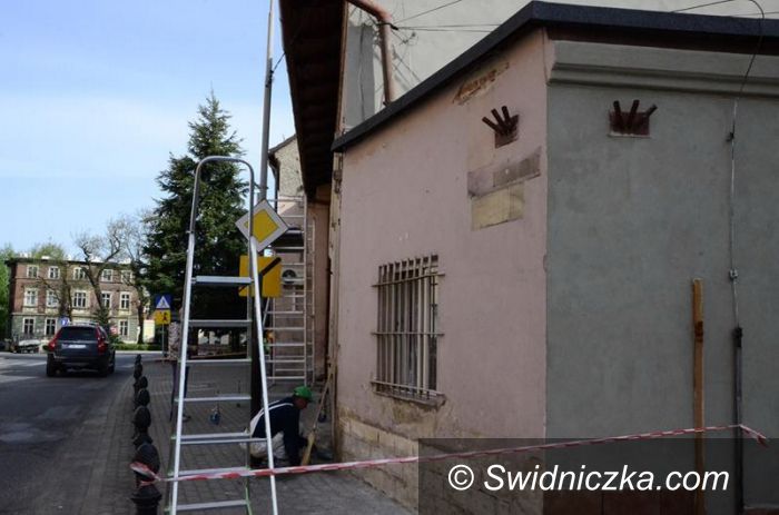 Żarów: Sala widowiskowo–sportowa w nowej elewacji
