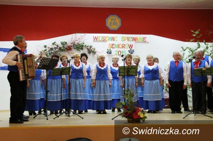 Świebodzice: Wiosenne śpiewanie seniorów 2015