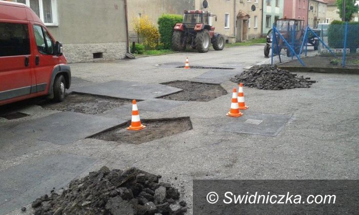 Strzegom: Remontują drogi