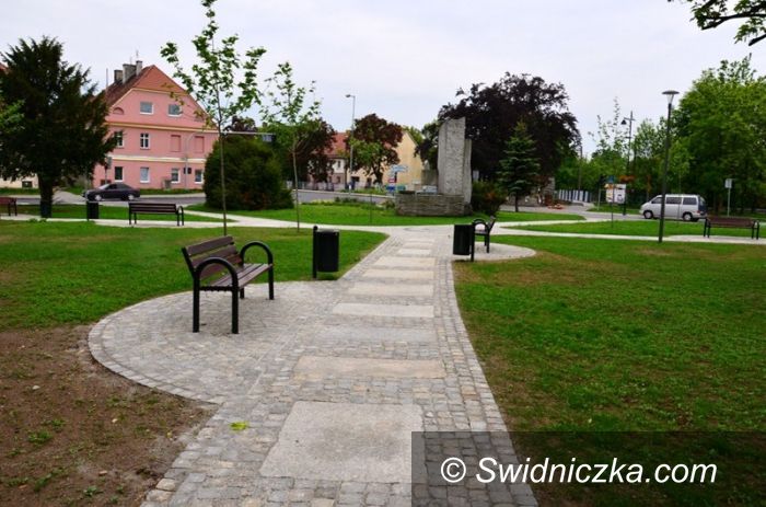 Strzegom: Skwer nie do poznania