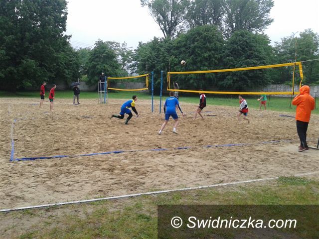 Świdnica: Strefowa siatkówka plażowa dla naszych