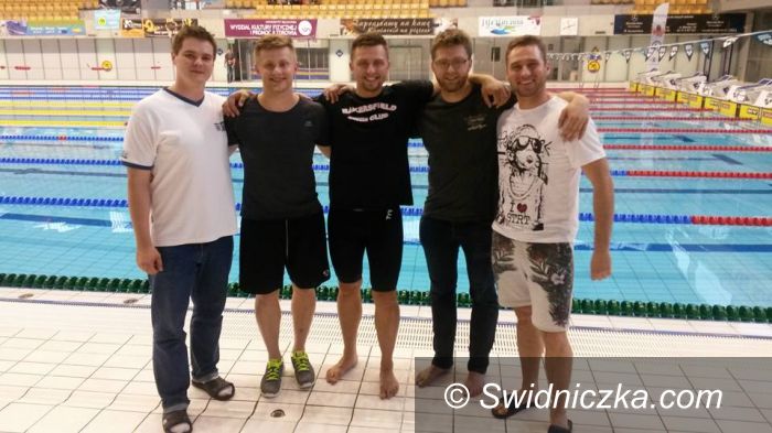 Świebodzice: Grad medali dla mastersów Rekina