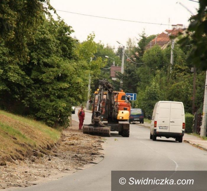 Świebodzice: Świebodzice: Będzie chodnik na Wodnej