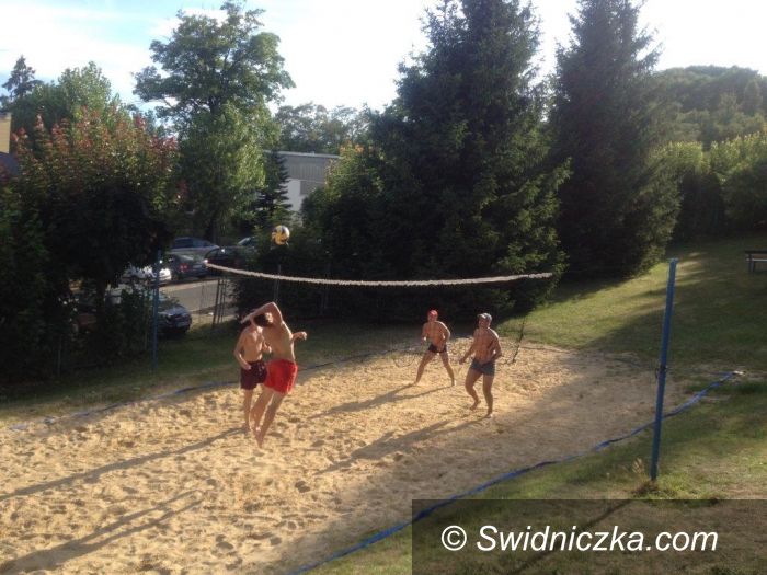 Dobromierz: Plażowa siatkówka w Dobromierzu