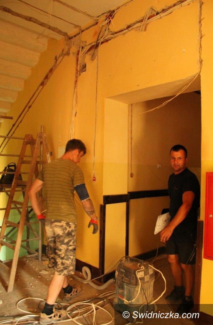Świebodzice: Świebodzice: Wakacyjne remonty jeszcze trwają