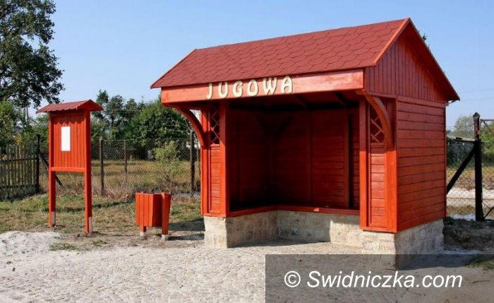 Dobromierz: Nowe wiaty przystankowe