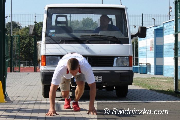 Świebodzice: Zawody Siłaczy Strong Man Świebodzice 2015