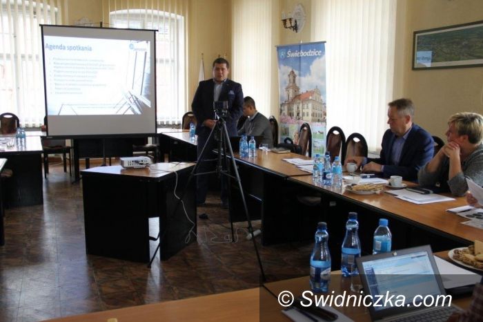 Świebodzice: Jak skutecznie sięgać po pieniądze z Unii?