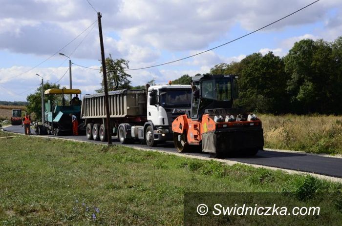 Żarów: Drogi gminne w remoncie
