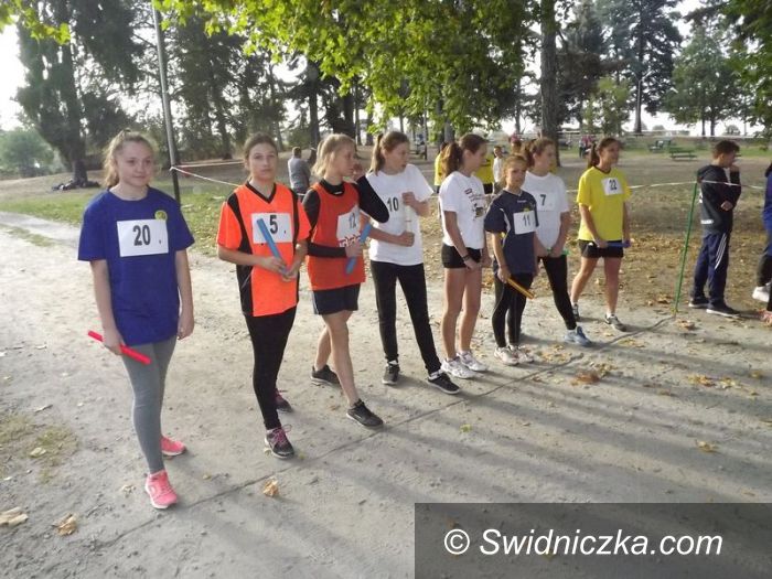 Żarów: Sztafety w przełajach