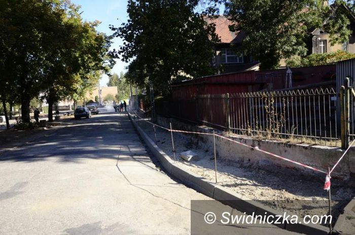 Żarów: Przybywa chodników
