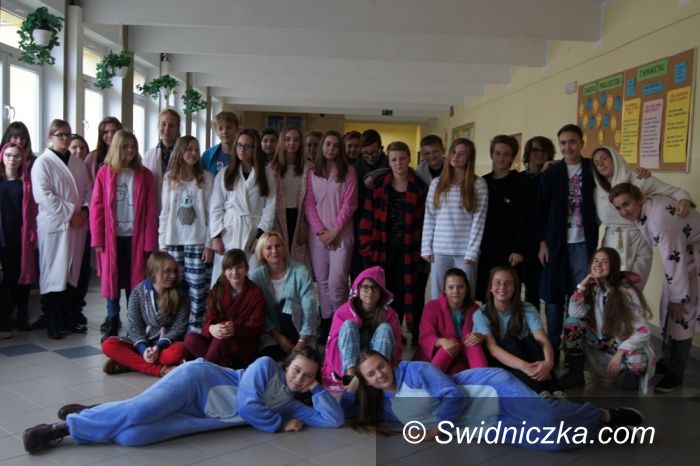 Świdnica: Pidżama Day w Gimnazjum 1
