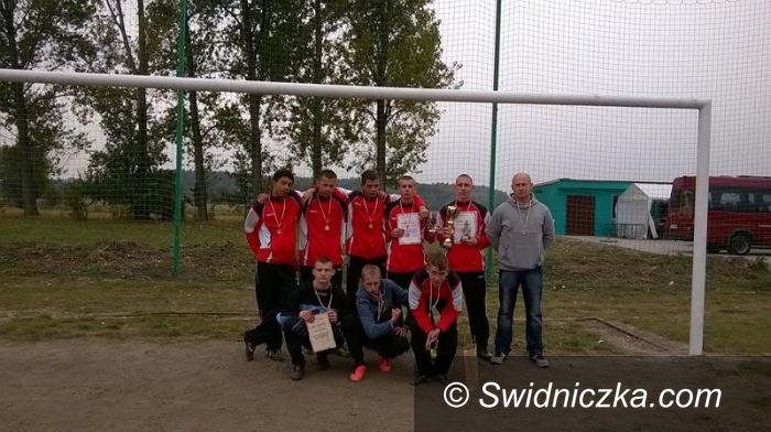 Mrowiny: Sportowa rywalizacja w MOW