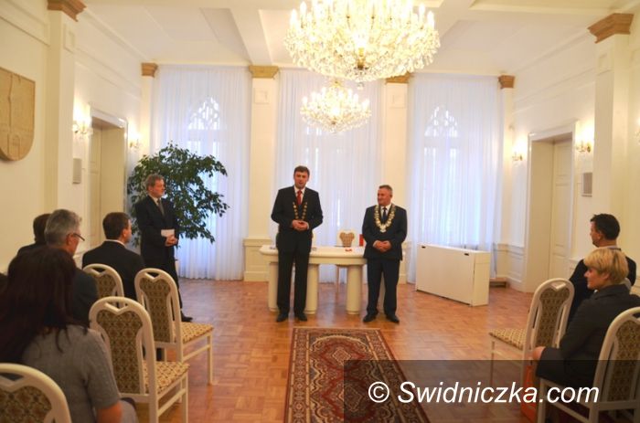 Strzegom/Horice: Umowa partnerstwa miast Strzegom–Horice podpisana
