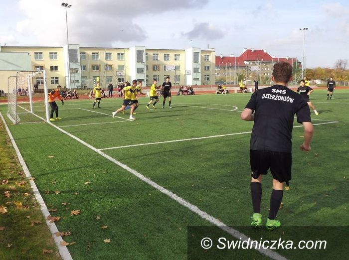 Świdnica: Finał strefy w piłce nożnej gimnazjalistów