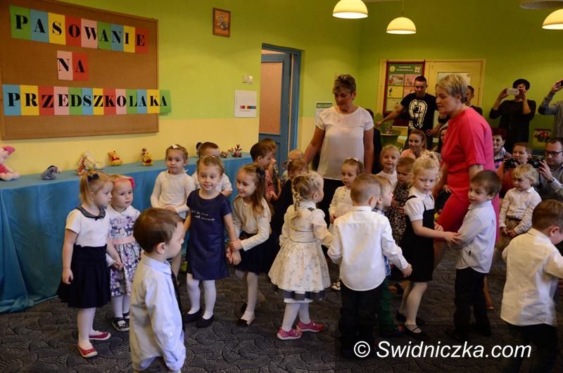 Żarów: Żarów: Pasowani na przedszkolaków