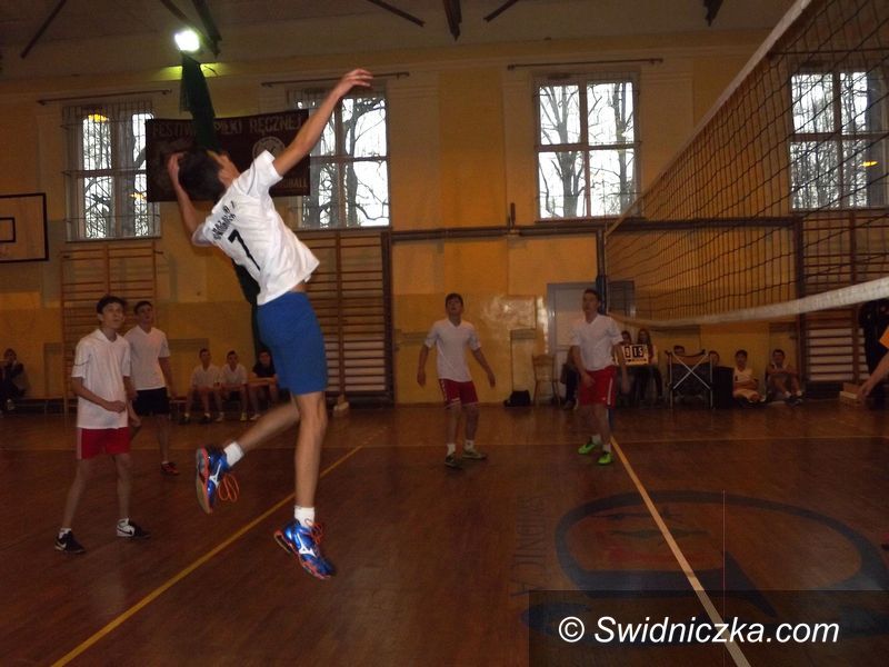 Świdnica: Siatkówka gimnazjalistów