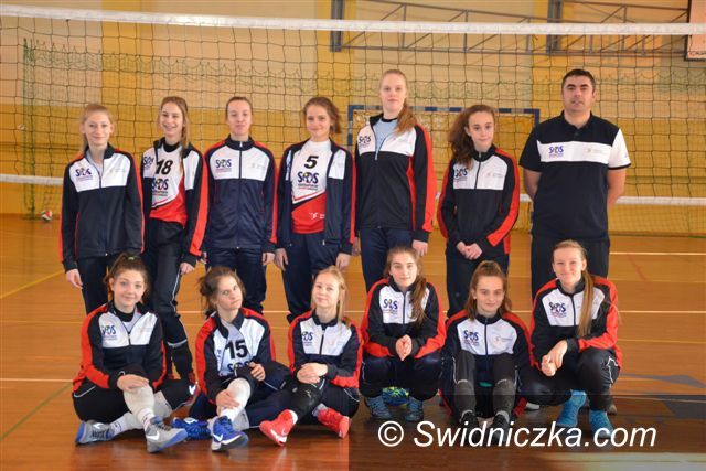 Świdnica: Siatkarki Gimnazjum nr 3 ze Świdnicy najlepsze