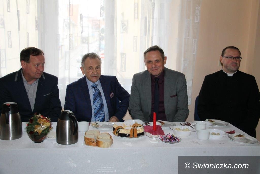 Świebodzice: Rodzinnie i serdecznie u seniorów