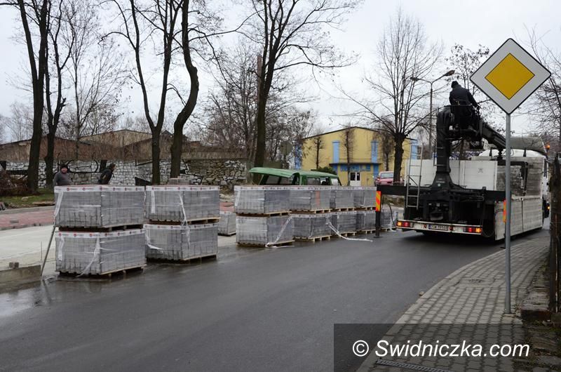 Żarów: Parking prawie gotowy