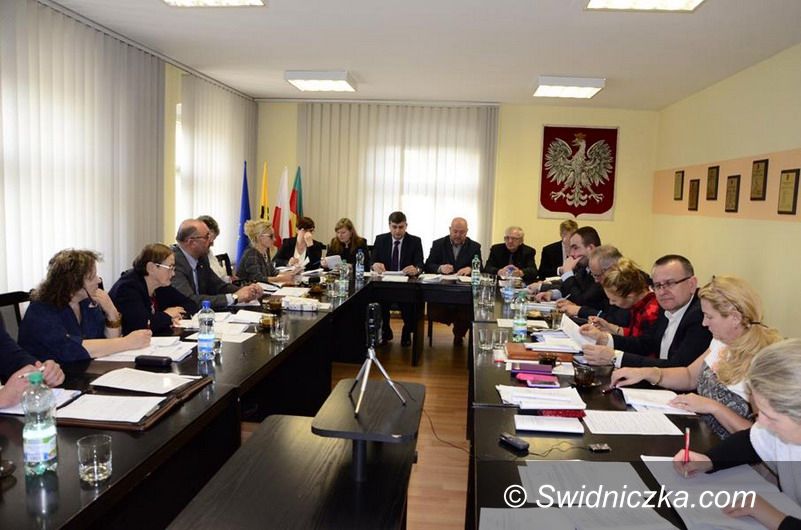 Żarów: Żarów: Budżet na 2016 rok przyjęty