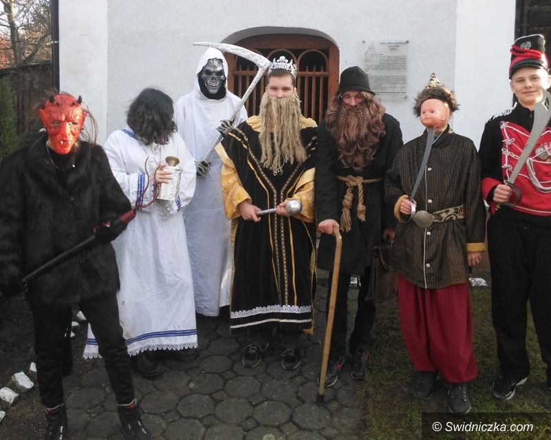 Żarów: Kolędnicy odwiedzają nasze domy