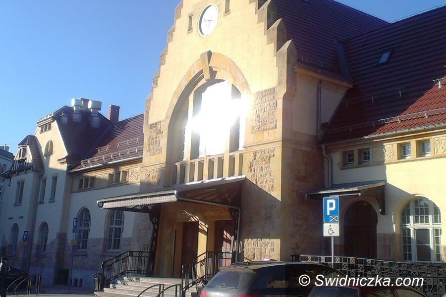 Świdnica: Kolorowo na Świdnickim Dworcu
