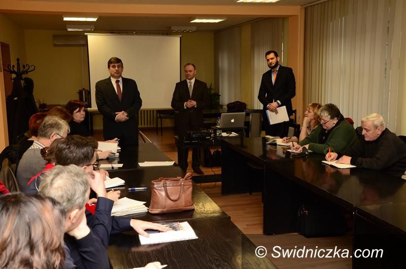 Żarów: Rozpoczęły się konsultacje społeczne w sprawie rewitalizacji