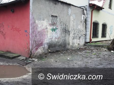 Świdnica: Niepokojący zapach