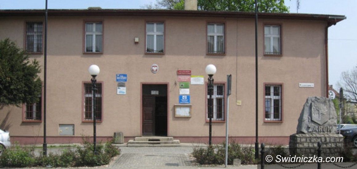 Żarów: Żarów: Kombatanci przyjmują w innym miejscu