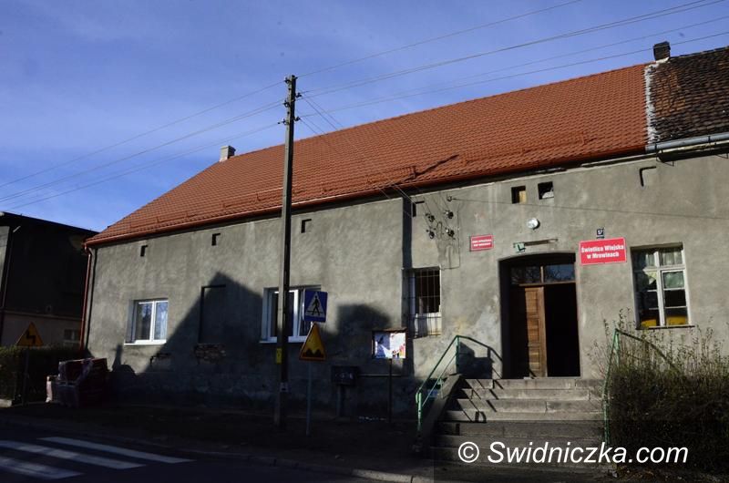 Żarów: Świetlice wiejskie do remontu