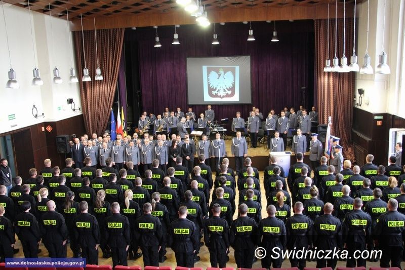 Świdnica: Ślubowanie kolejnych, nowo przyjętych policjantów